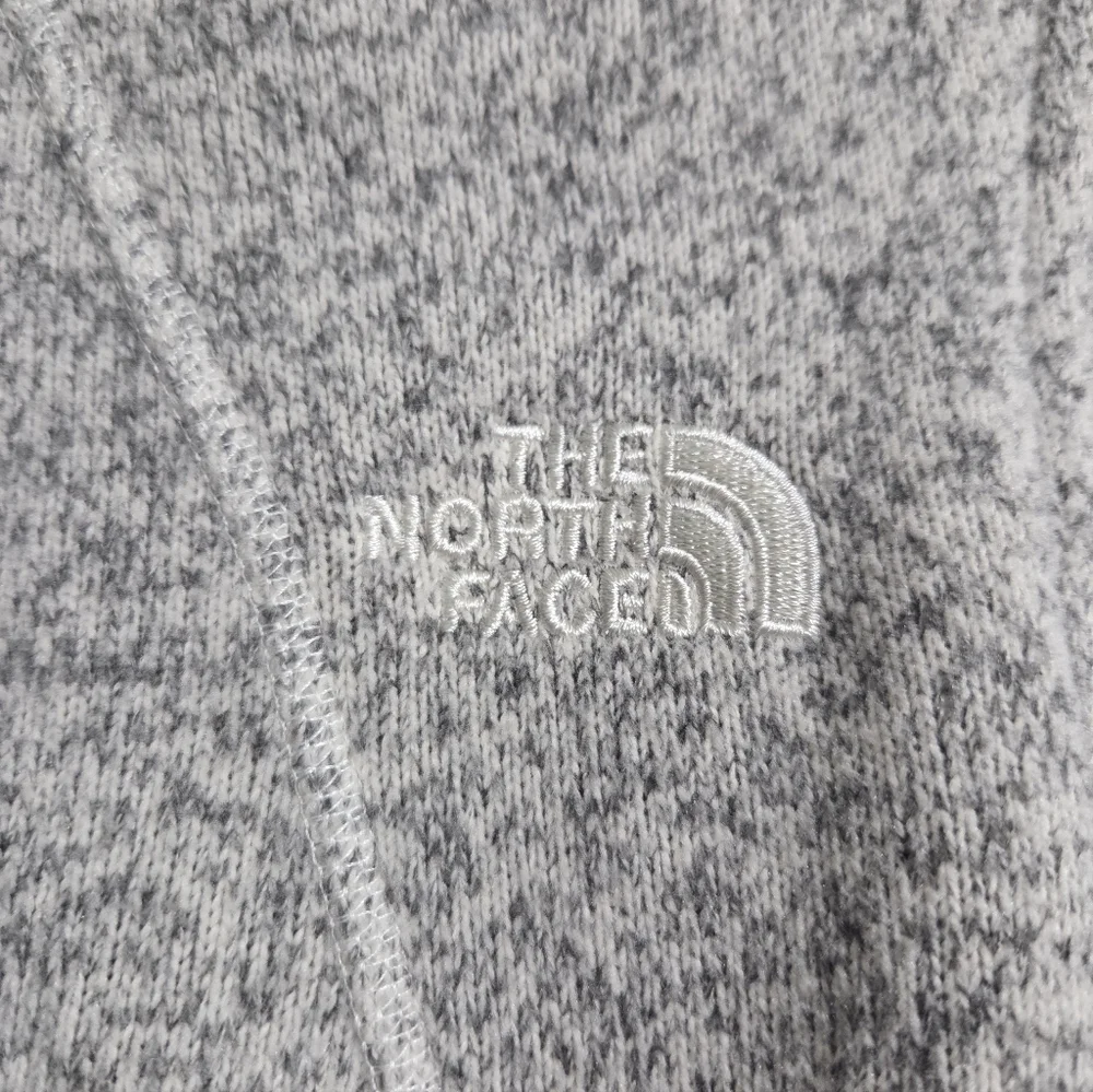 The North Face Women's Gray/Cream Fleece Jacket - Picture 2 of 5
